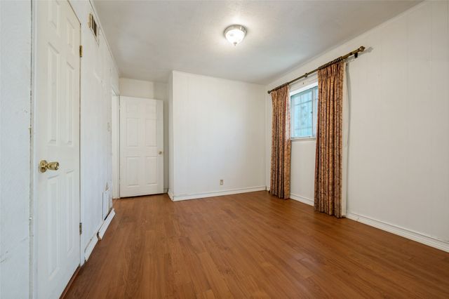 2956 Royal Lane, Dallas, TX 75229
