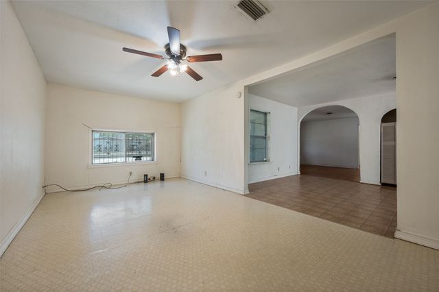 2956 Royal Lane, Dallas, TX 75229
