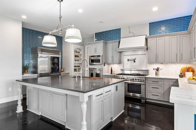 713 Laughing Dog CT, Leander, TX 78641