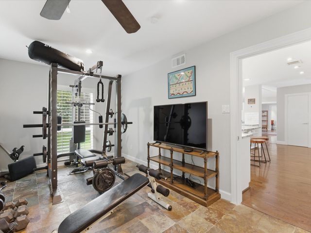 6160 Spring Valley Road, Dallas, TX 75254
