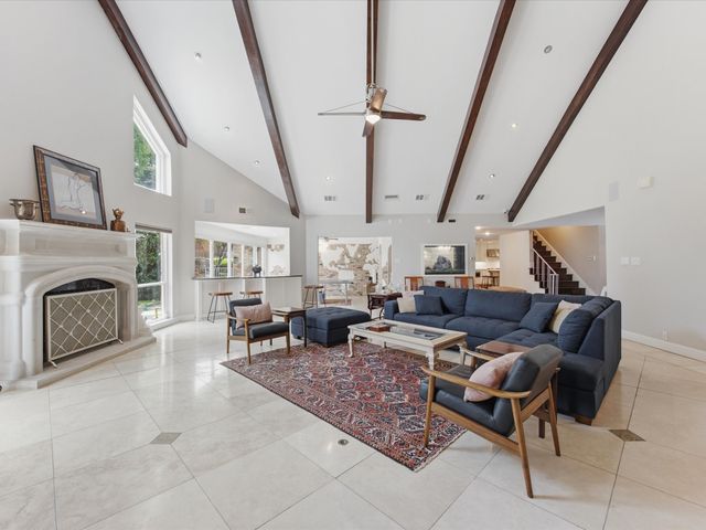 6160 Spring Valley Road, Dallas, TX 75254