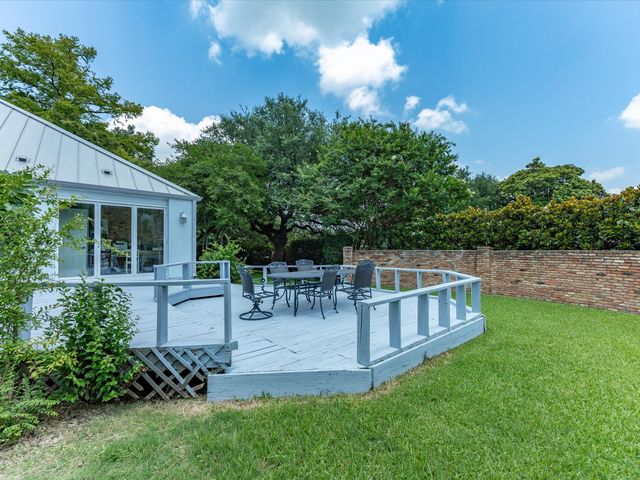 6160 Spring Valley Road, Dallas, TX 75254