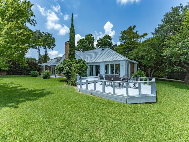 6160 Spring Valley Road, Dallas, TX 75254
