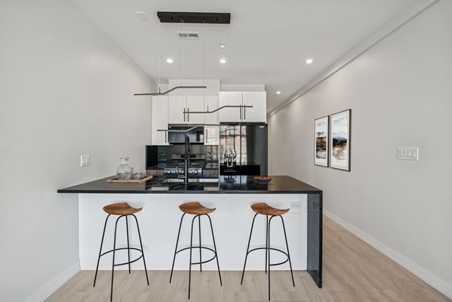 1355 N Western Avenue 3D, Chicago, IL 60622