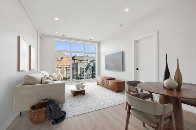 1355 N Western Avenue 3D, Chicago, IL 60622