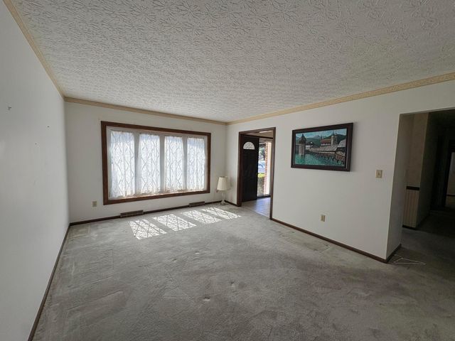 6890 Nocturne Road N, Reynoldsburg, OH 43068