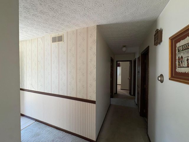 6890 Nocturne Road N, Reynoldsburg, OH 43068