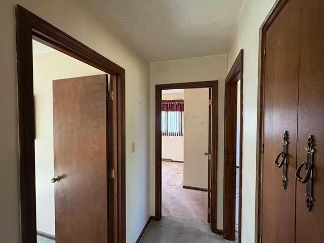 6890 Nocturne Road N, Reynoldsburg, OH 43068