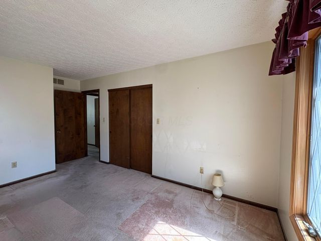 6890 Nocturne Road N, Reynoldsburg, OH 43068