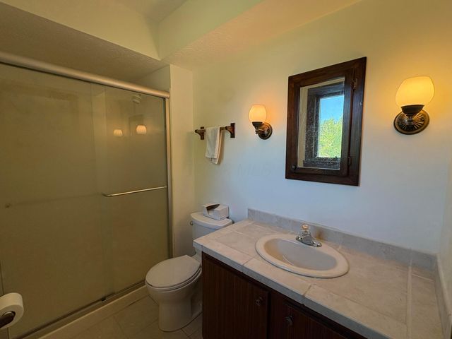 6890 Nocturne Road N, Reynoldsburg, OH 43068