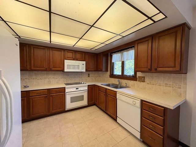 6890 Nocturne Road N, Reynoldsburg, OH 43068