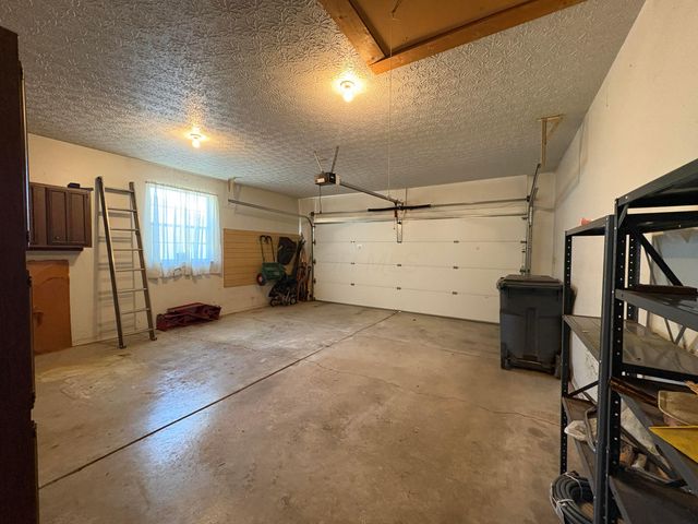 6890 Nocturne Road N, Reynoldsburg, OH 43068