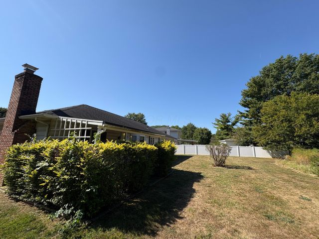 6890 Nocturne Road N, Reynoldsburg, OH 43068