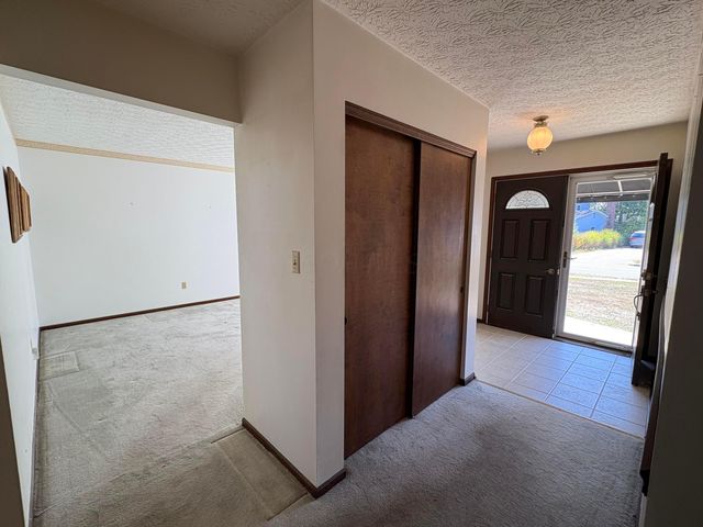 6890 Nocturne Road N, Reynoldsburg, OH 43068