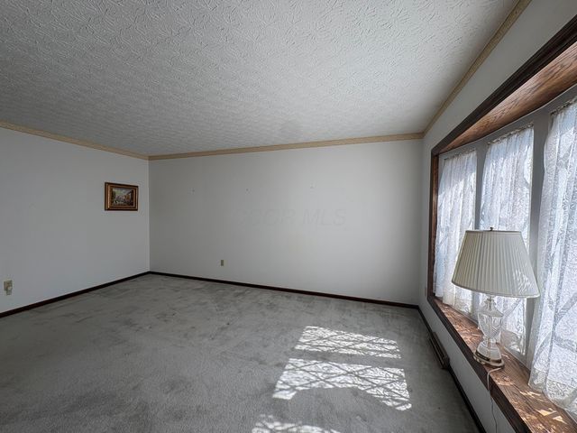 6890 Nocturne Road N, Reynoldsburg, OH 43068