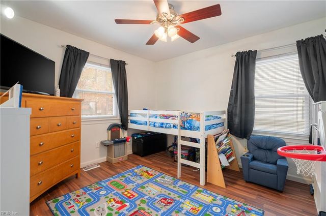 28 Mellon ST, Newport News, VA 23606