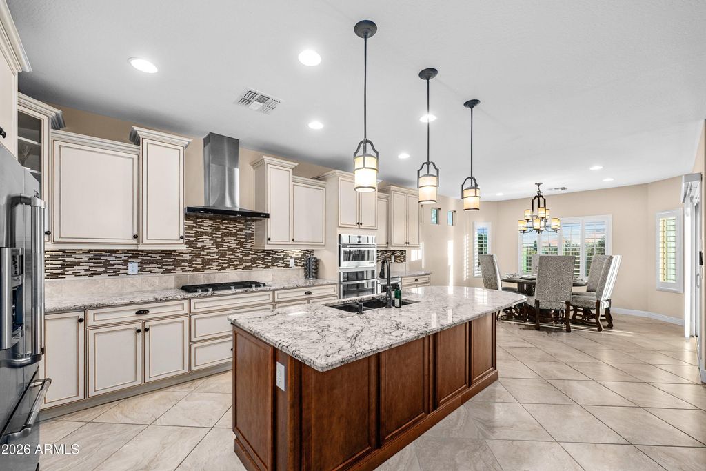 Image 10 of property listing at 5843 W VICTORY Court, Florence, AZ 85132