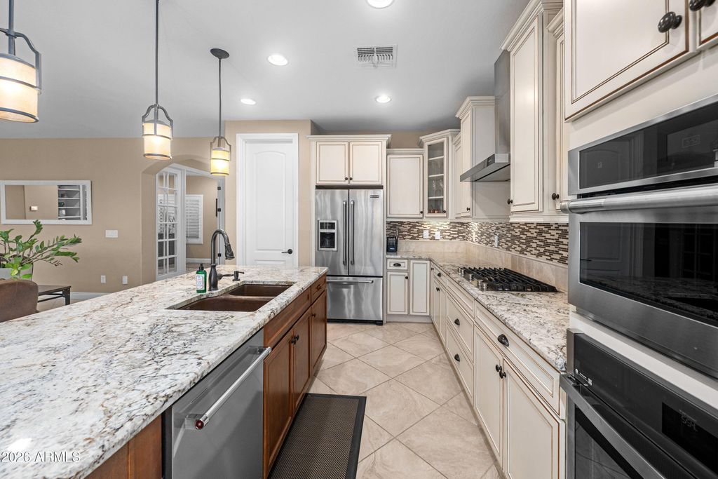 Image 15 of property listing at 5843 W VICTORY Court, Florence, AZ 85132