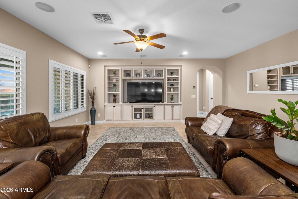 Image 21 of property listing at 5843 W VICTORY Court, Florence, AZ 85132