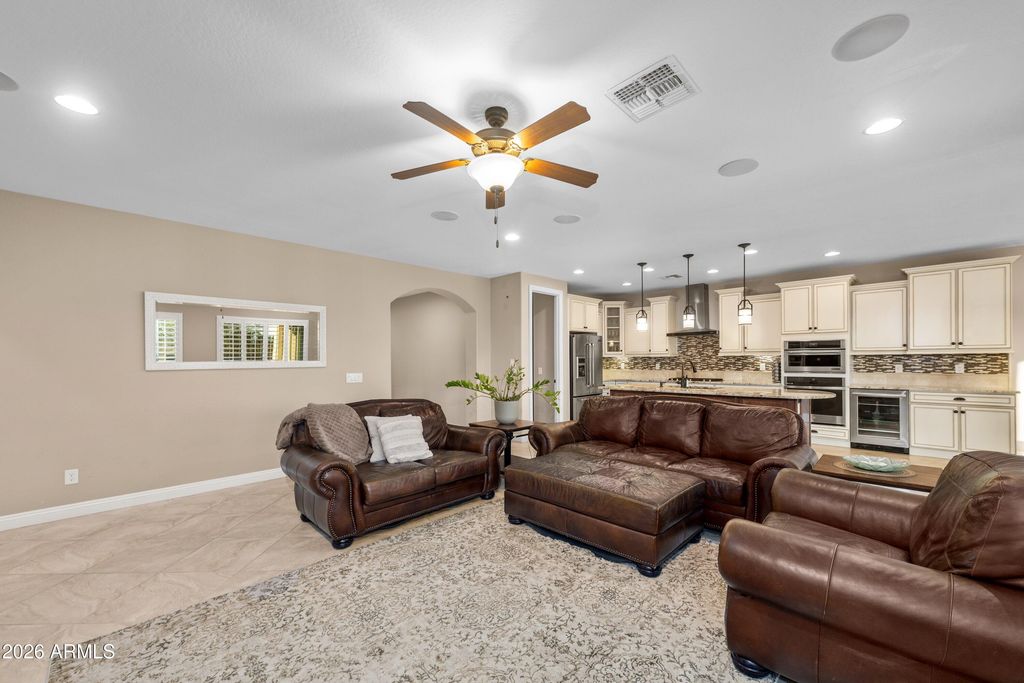 Image 24 of property listing at 5843 W VICTORY Court, Florence, AZ 85132