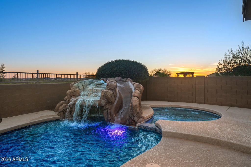 Image 26 of property listing at 5843 W VICTORY Court, Florence, AZ 85132