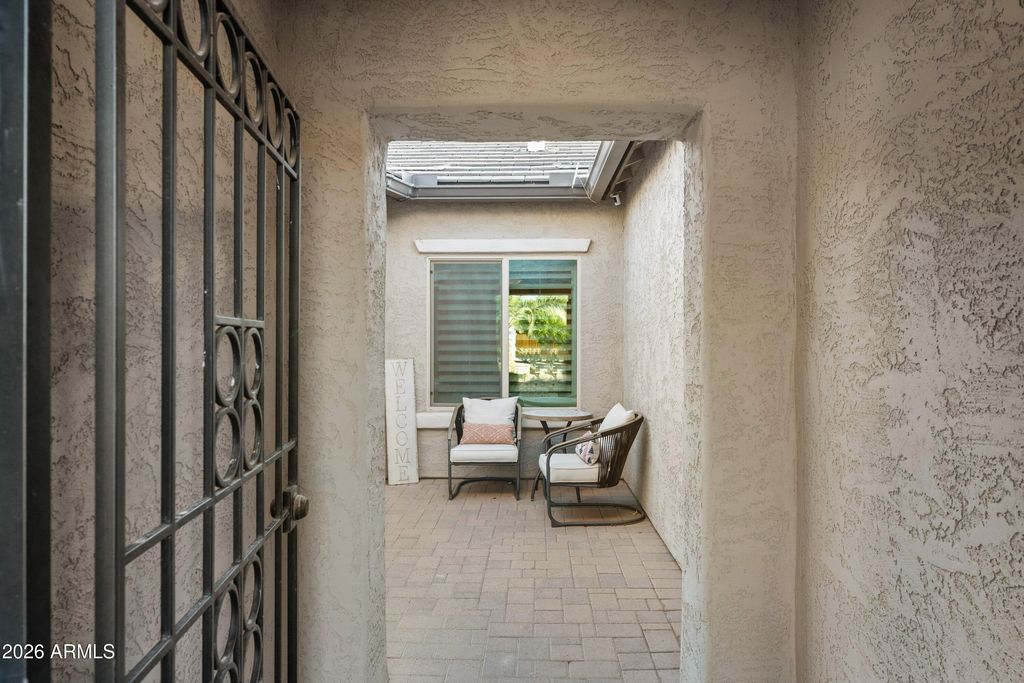 Image 4 of property listing at 5843 W VICTORY Court, Florence, AZ 85132