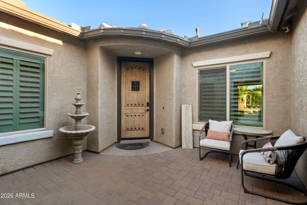 Image 5 of property listing at 5843 W VICTORY Court, Florence, AZ 85132