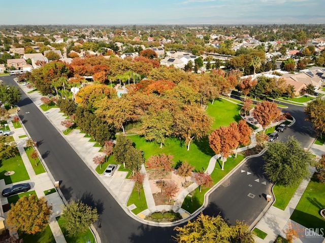 14612 Yellow Lupine Dr., Bakersfield, CA 93314