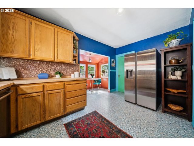 1820 Se 43RD Ave, Portland, OR 97215