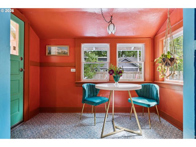1820 Se 43RD Ave, Portland, OR 97215