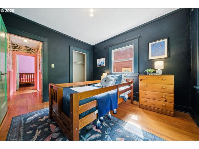 1820 Se 43RD Ave, Portland, OR 97215