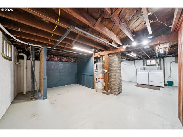 1820 Se 43RD Ave, Portland, OR 97215
