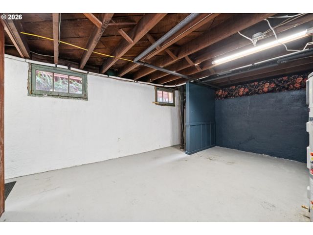 1820 Se 43RD Ave, Portland, OR 97215