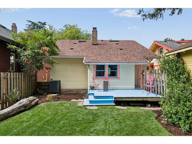 1820 Se 43RD Ave, Portland, OR 97215