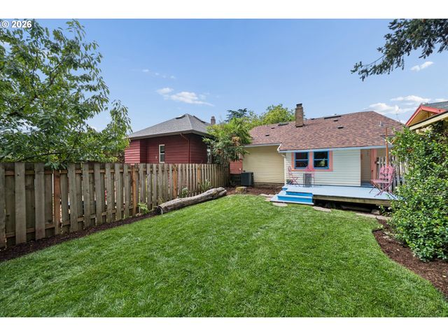 1820 Se 43RD Ave, Portland, OR 97215
