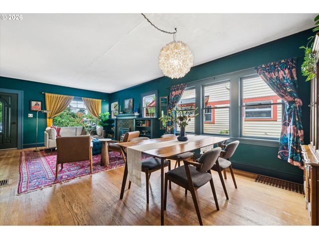 1820 Se 43RD Ave, Portland, OR 97215