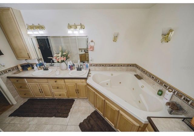 8140 TERRACE GARDEN DRIVE N 204, St Petersburg, FL 33709