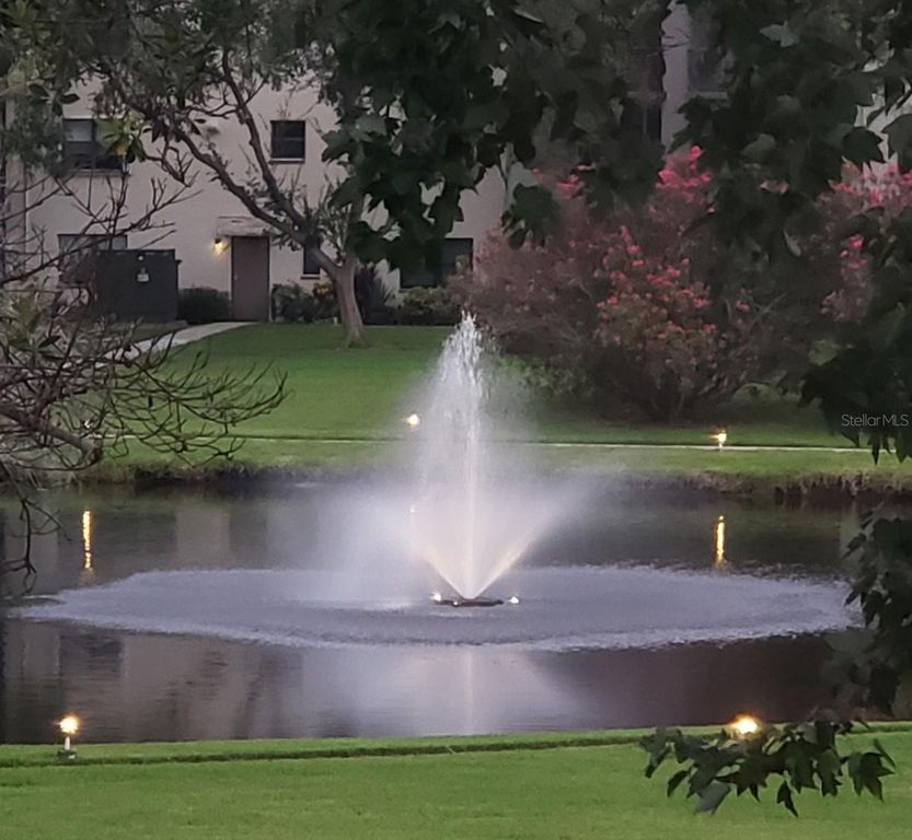 Image 5 of property listing at 8140 TERRACE GARDEN DRIVE N 204, St Petersburg, FL 33709