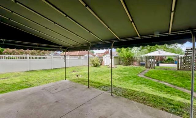 1419 Pacific Ave, Harrison Twp, PA 15065