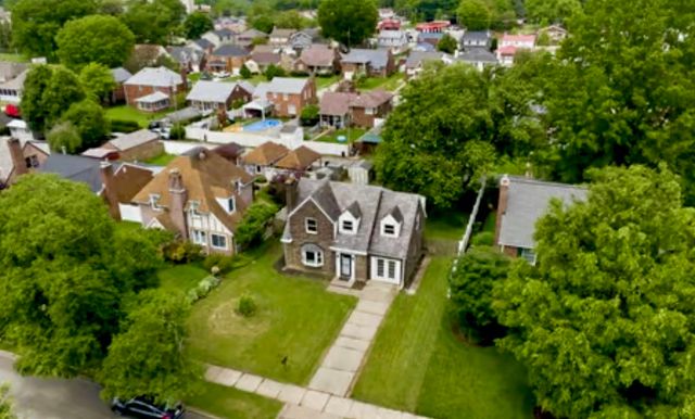 1419 Pacific Ave, Harrison Twp, PA 15065