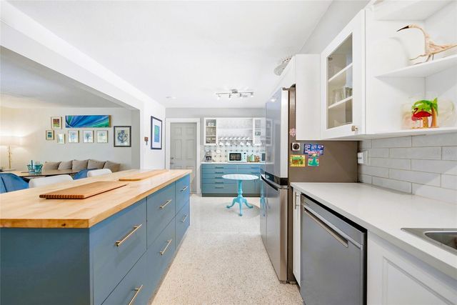 3800 BEACH DRIVE SE, St Petersburg, FL 33705