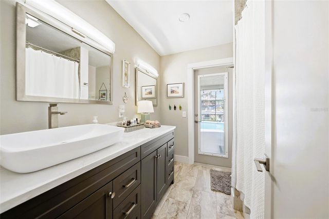 3800 BEACH DRIVE SE, St Petersburg, FL 33705