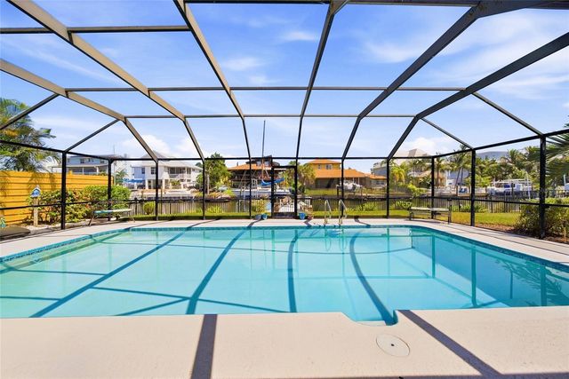 3800 BEACH DRIVE SE, St Petersburg, FL 33705