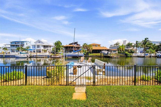 3800 BEACH DRIVE SE, St Petersburg, FL 33705