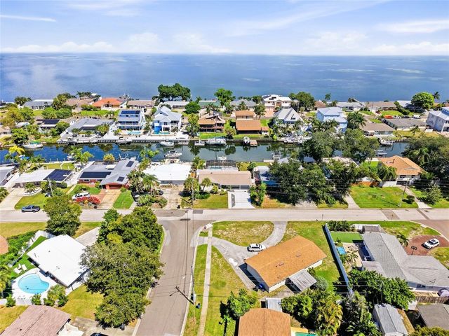 3800 BEACH DRIVE SE, St Petersburg, FL 33705