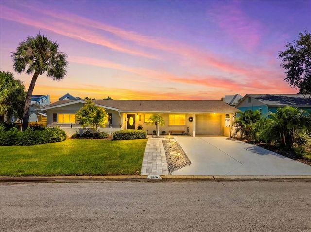 3800 BEACH DRIVE SE, St Petersburg, FL 33705