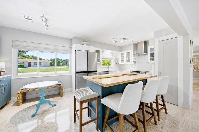 3800 BEACH DRIVE SE, St Petersburg, FL 33705