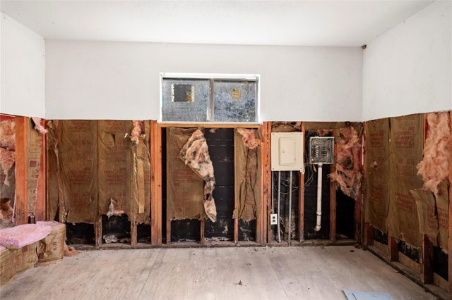 253 Fishermans Trail, Huntsville, TX 77320