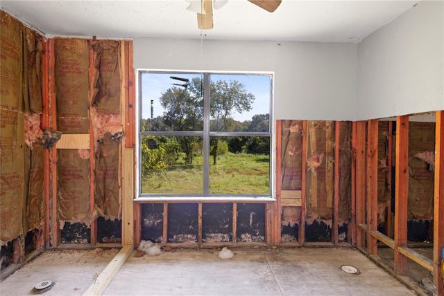 253 Fishermans Trail, Huntsville, TX 77320