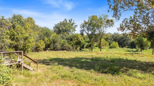 253 Fishermans Trail, Huntsville, TX 77320